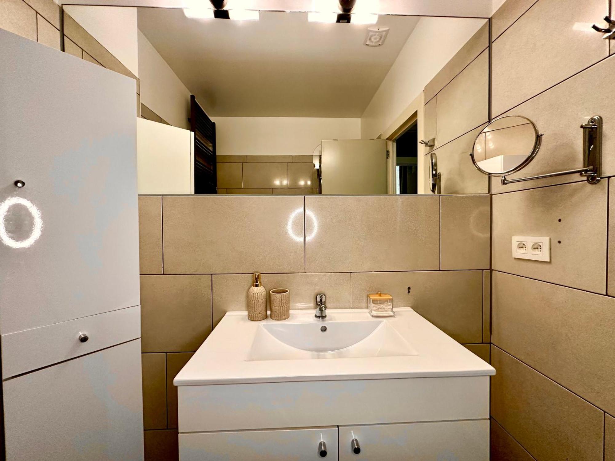 Luxury Suites Castel By Rikas Hotels Antwerp Exterior photo