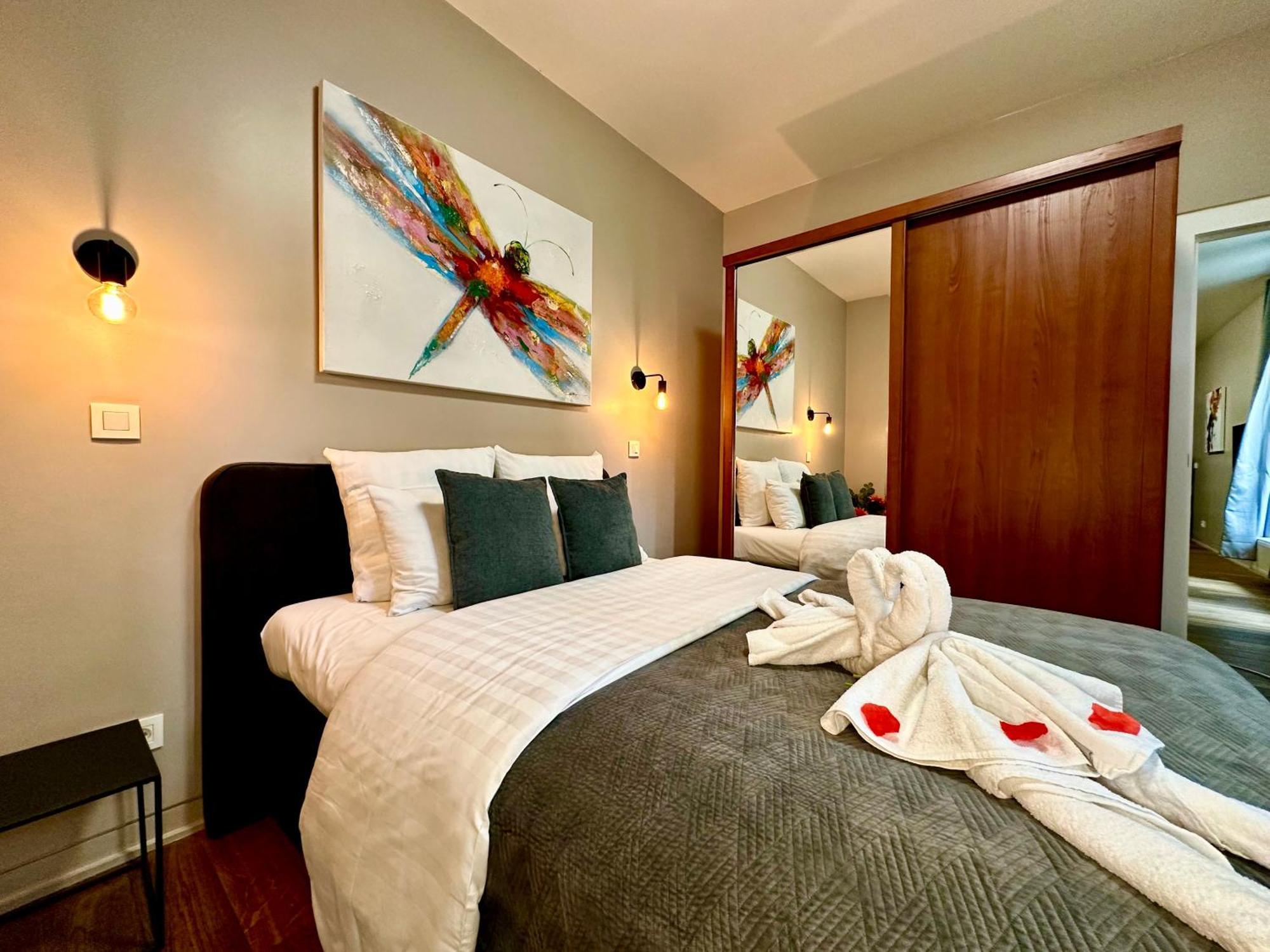 Luxury Suites Castel By Rikas Hotels Antwerp Exterior photo